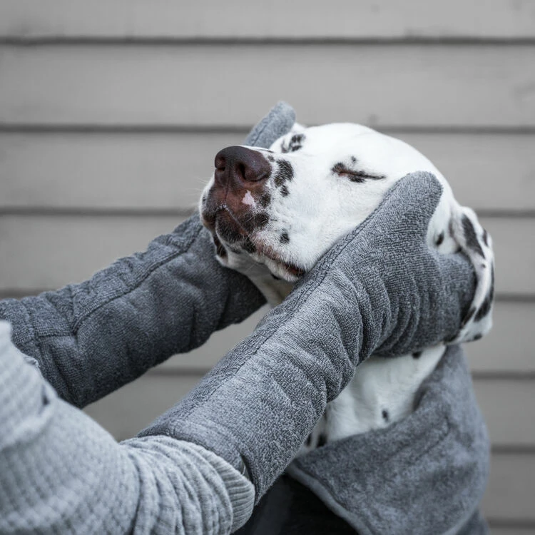 Lords & Labradors Bamboo Dog Drying Mits Gun Metal 5 Lords & Labradors Bamboo Dog Drying Mits Gun Metal - Image 3