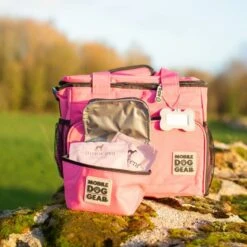 Mobile Dog Gear Weekend Away Bag Pink 8 Mobile Dog Gear Weekend Away Bag Pink -Pet Life Shop mobile dog gear week away bag in pink outdoors front